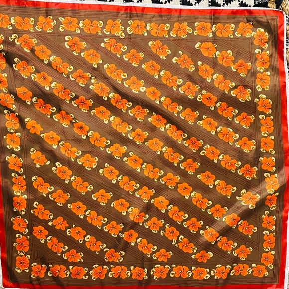 Vera Floral Print Vintage Scarf - Picture 6 of 9